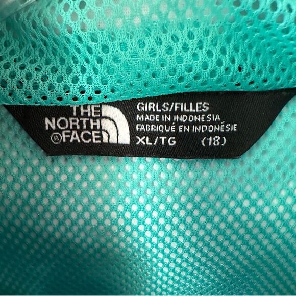 The North Face Windbreaker - Picture 3 of 4